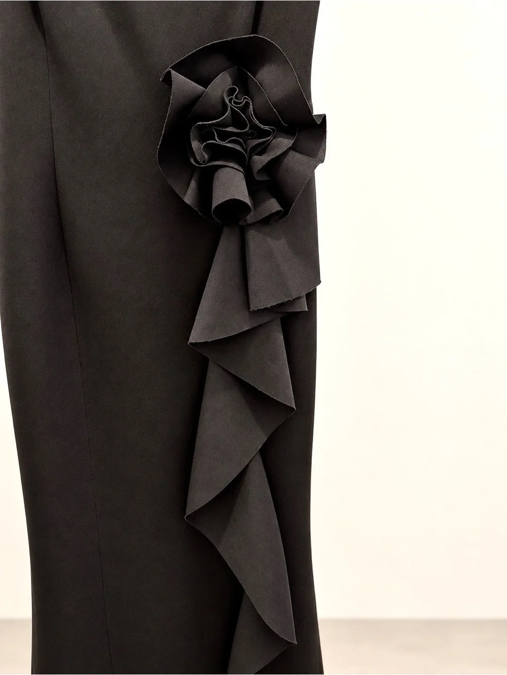 NWT-Jessica Howard-Elegant One-Shoulder Black Evening Dress-Size 10